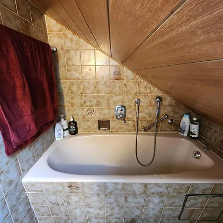 Zuhause Bei Uns Im Doppelzimmer L Dorfles-Esbach
